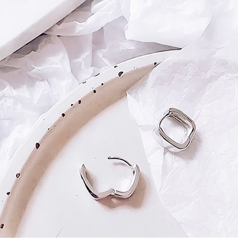 ⚫️𝟮=𝟱𝟬%𝗢𝗙𝗙⚫️ ⚜️[𝟯/$𝟭𝟴]⚜️Small Silver Quad Hoop Earrings NEW - Picture 6 of 7